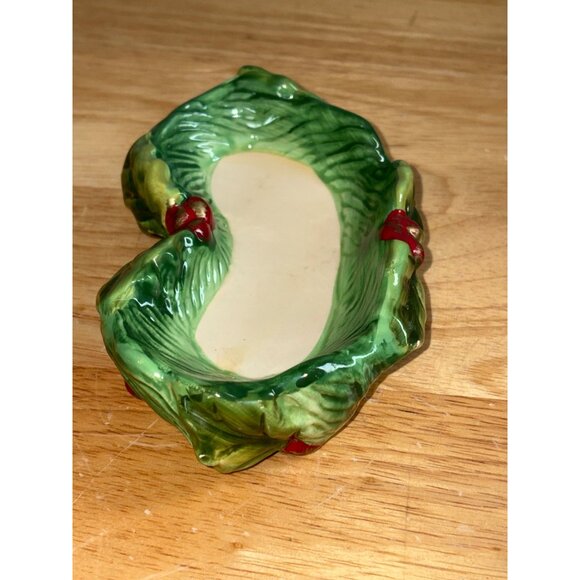 Cracker Barrel Ceramic Cardinal Birds Salt & Pepper Shakers With Holly Base - Picture 8 of 12